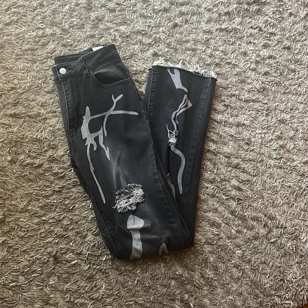 High Waisted Graphic Jeans